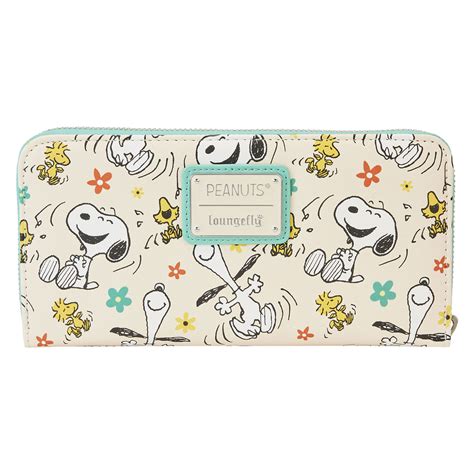 loungefly snoopy wallet.